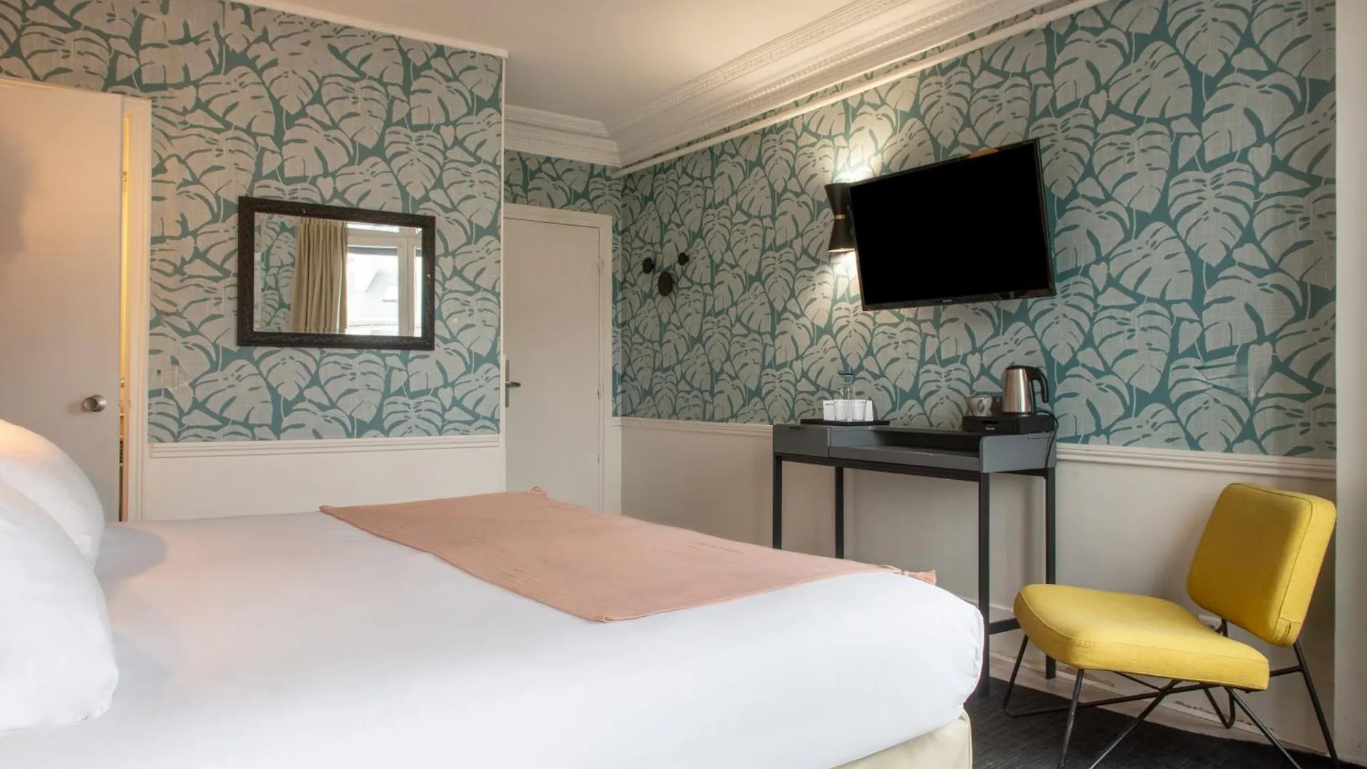 Avama Prony 3* Paris