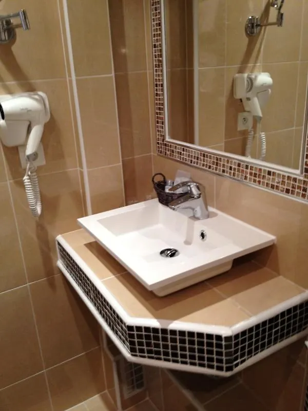 Otel Avama Prony