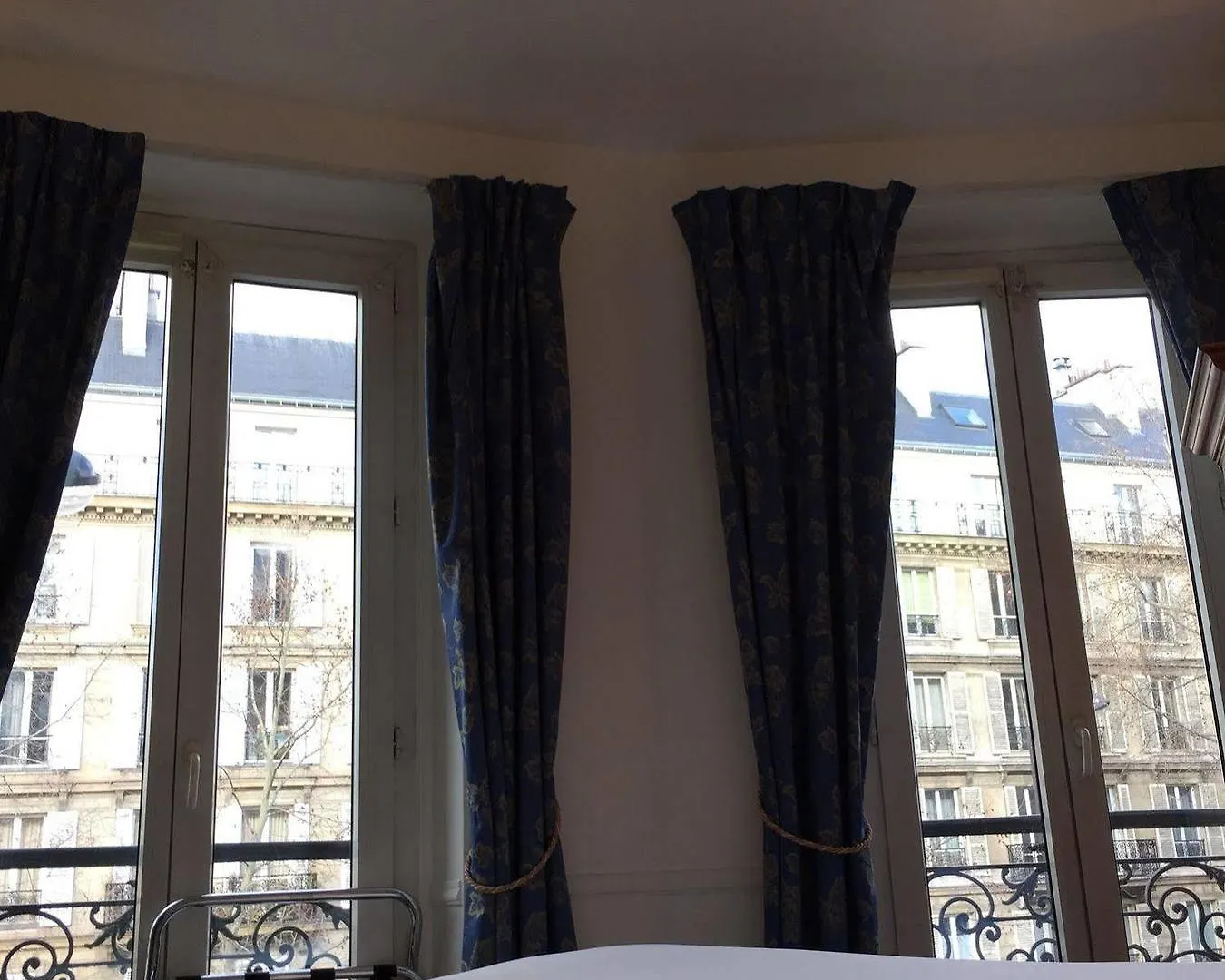 Otel Avama Prony Paris