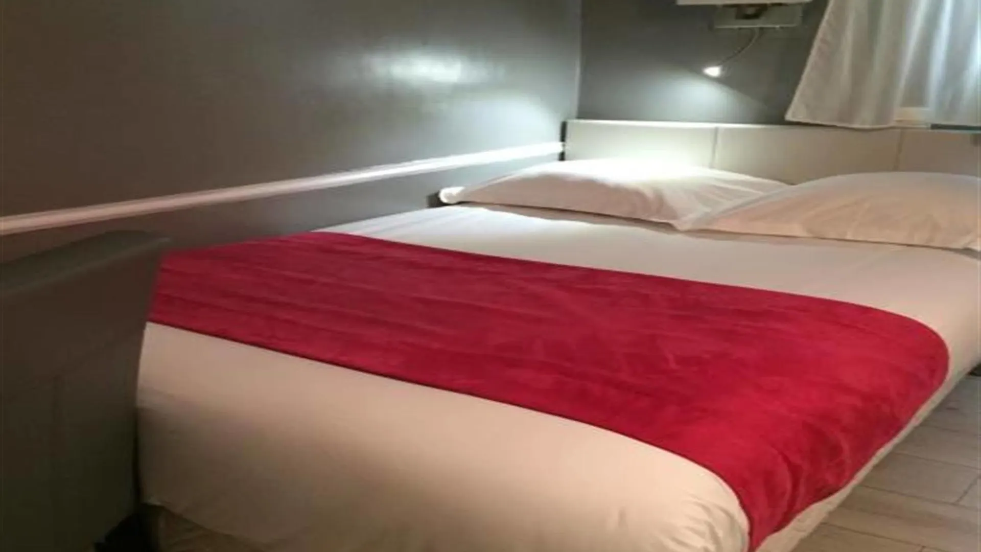 Avama Prony Hotel 3*