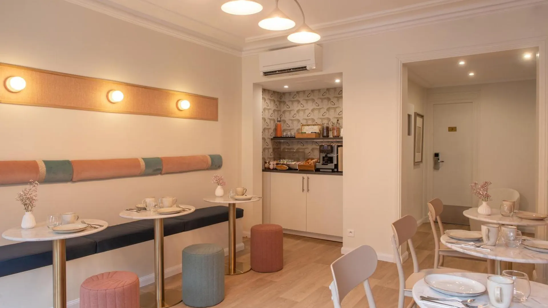 Avama Prony Hotel
